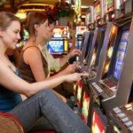 How to play slot machines at the casino